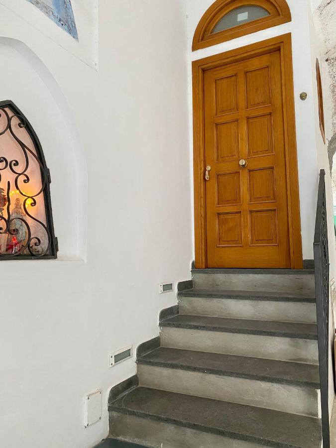 Suite Posterus 5 Capri Luaran gambar