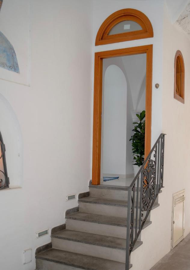 Suite Posterus 5 Capri Luaran gambar