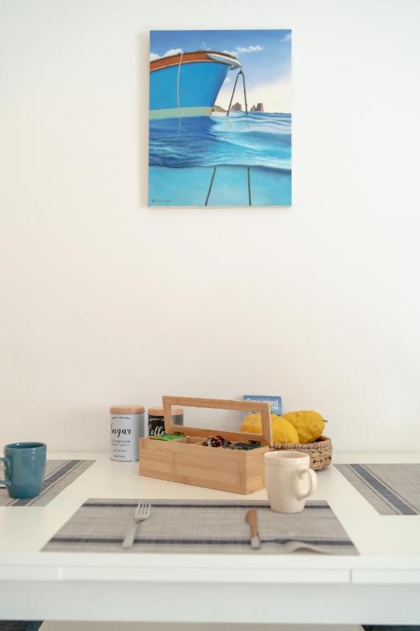 Suite Posterus 5 Capri Luaran gambar